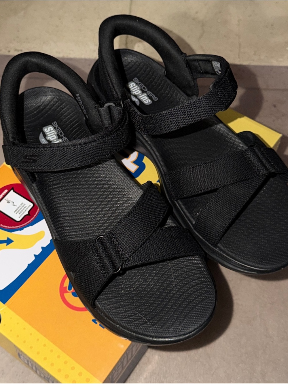 Skechers Hands Free Slip-ins Arch Fit 2.0 Sandals Black Women’s 11 New Box